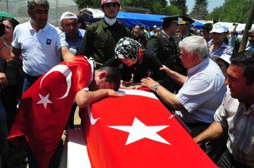Gaziantep şehit uzman çavuşunu uğurladı - Resim 1