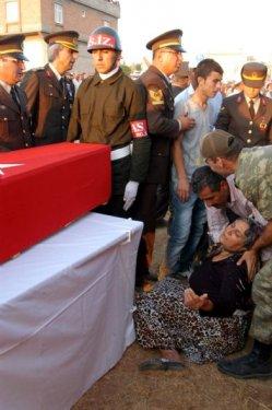 Şehit annesinin feryadı yürekleri dağladı - Resim 13