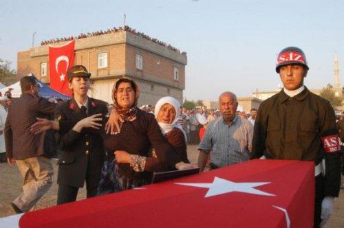 Şehit annesinin feryadı yürekleri dağladı - Resim 11