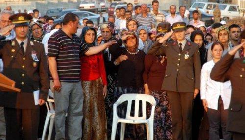 Şehit annesinin feryadı yürekleri dağladı - Resim 4