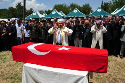Gaziantep şehit uzman çavuşunu uğurladı - Resim 8