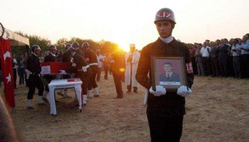 Şehit annesinin feryadı yürekleri dağladı - Resim 2