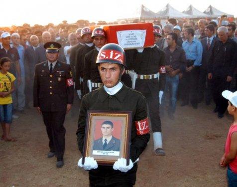 Şehit annesinin feryadı yürekleri dağladı - Resim 1