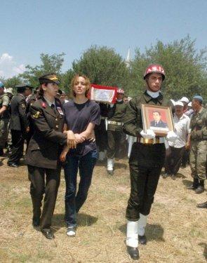 Gaziantep şehit uzman çavuşunu uğurladı - Resim 4