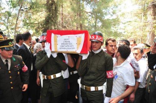Gaziantep şehit uzman çavuşunu uğurladı - Resim 12