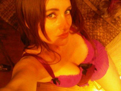 Hilal Cebeci'nin Twitter fotoğrafları