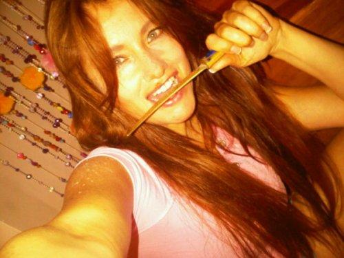 Hilal Cebeci'nin Twitter fotoğrafları