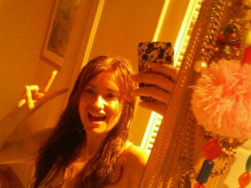 Hilal Cebeci'nin Twitter fotoğrafları