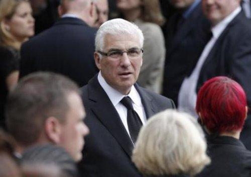 Amy Winehouse son yolculuğuna uğurlandı