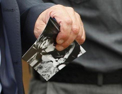 Amy Winehouse son yolculuğuna uğurlandı