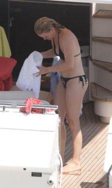 Cem Uzan'ın eski eşi genç sevgilisiyle tatilde