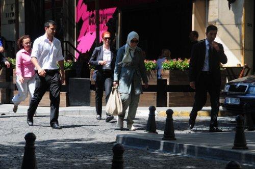 Hayrünnisa Gül Nişantaşı sokaklarında