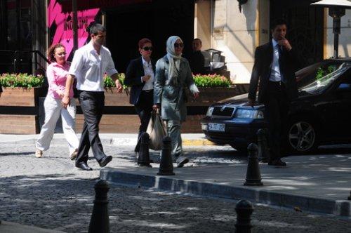 Hayrünnisa Gül Nişantaşı sokaklarında