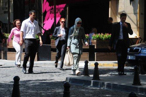 Hayrünnisa Gül Nişantaşı sokaklarında