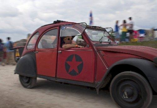 Fransa'da 5 bin nostaljik Citroen yollara çıktı