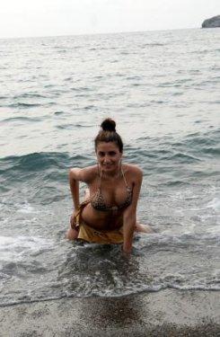 Çıplak DJ seyirciyi az buldu - Resim 7