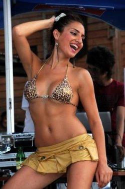 Çıplak DJ seyirciyi az buldu - Resim 12