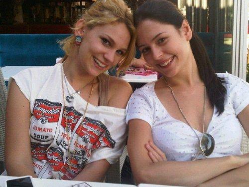 Yıldız Çağrı Atiksoy ve Farah Zeynep Abdullah