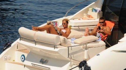 Pınar Altuğ - Yağmur Atacan çiftinden Titanic pozu