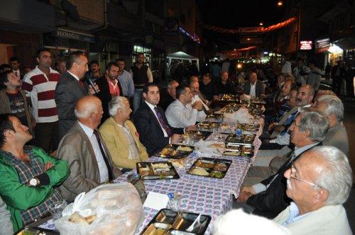 Rize'de 1.5 kilometrelik iftar sofrası 