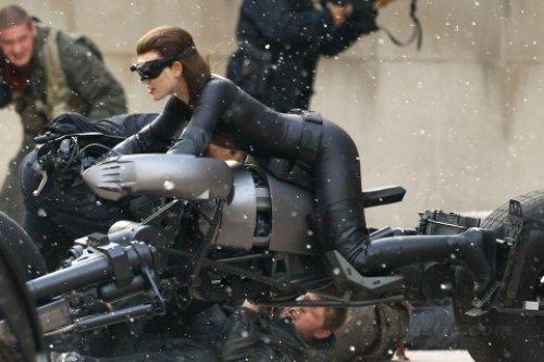 Yeni kedi kadın Anne Hathaway - Resim 2