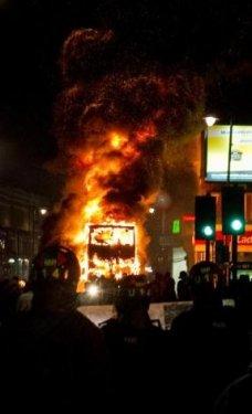 Londra'yı ateşe verdiler