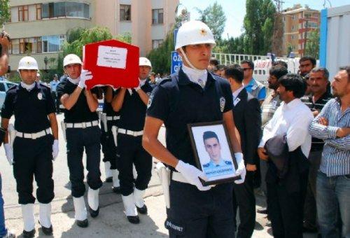 Şehit Murat Çelikhası son yolculuğuna uğurlandı - Resim 7