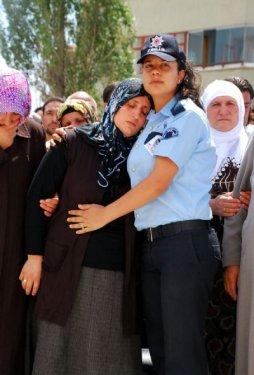 Şehit Murat Çelikhası son yolculuğuna uğurlandı - Resim 6