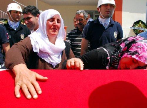 Şehit Murat Çelikhası son yolculuğuna uğurlandı - Resim 11