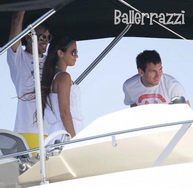 Messi ve sevgilisi tatilde