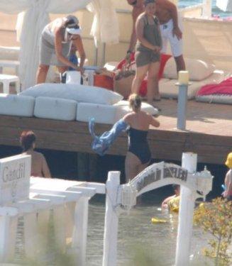 Gülben Ergen mayolu görüntülendi