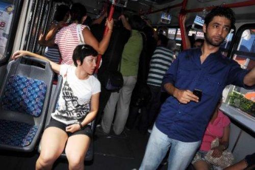 İstanbul'da şortlu eylem - Resim 4