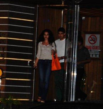 İdo yeni sevgilisiyle yakalandı 