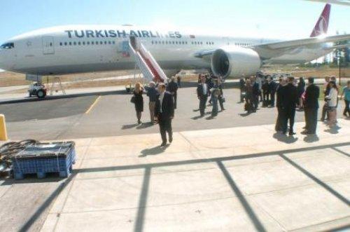 Fenalaşan hostesin yardımına Zafer Çağlayan koştu - Resim 2