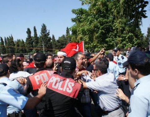 Terör protestosunda gerginlik - Resim 5