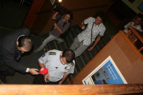 Öğrenciler Karaköy- Kadıköy vapurunu işgal etti