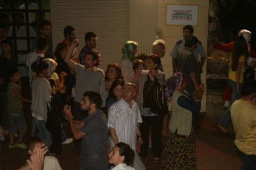 Öğrenciler Karaköy- Kadıköy vapurunu işgal etti