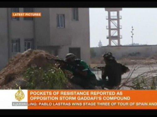 Kaddafi'nin karargahı düştü