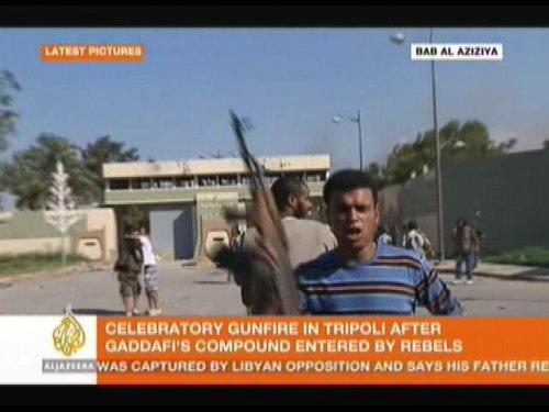 Kaddafi'nin karargahı düştü