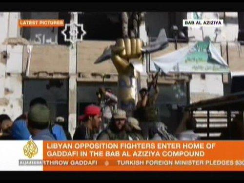 Kaddafi'nin karargahı düştü