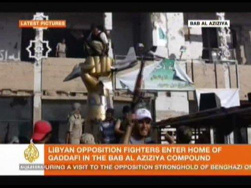 Kaddafi'nin karargahı düştü