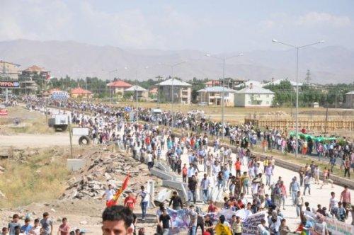 Yüksekova'da PKK cenazesinde olay - Resim 1