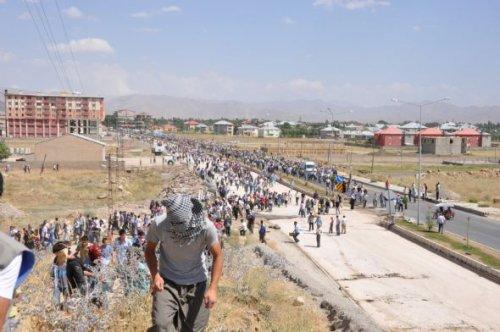 Yüksekova'da PKK cenazesinde olay - Resim 5