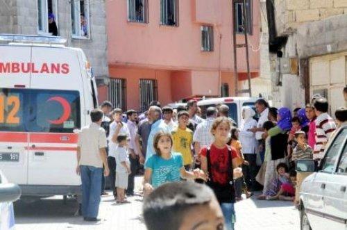 Şanlıurfa şehidine ağlıyor - Resim 2