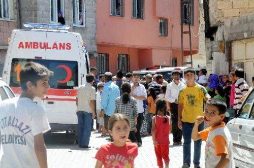 Şanlıurfa şehidine ağlıyor - Resim 6