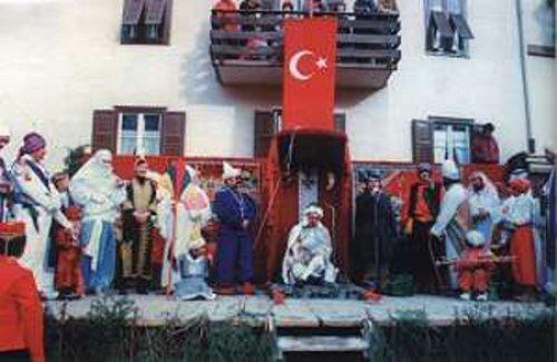 323 yıldır Türk gibi yaşıyorlar