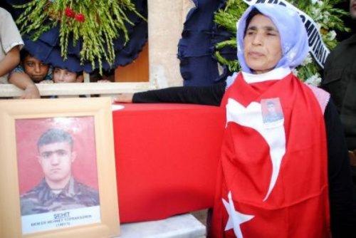 Şanlıurfa şehidini uğurladı