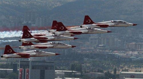 Türk Yıldızları'nın nefes kesen gösterisi - Resim 11