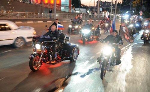 Putin'den motosiklet şov  - Resim 6