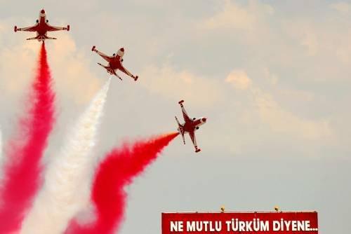 Türk Yıldızları'nın nefes kesen gösterisi - Resim 20